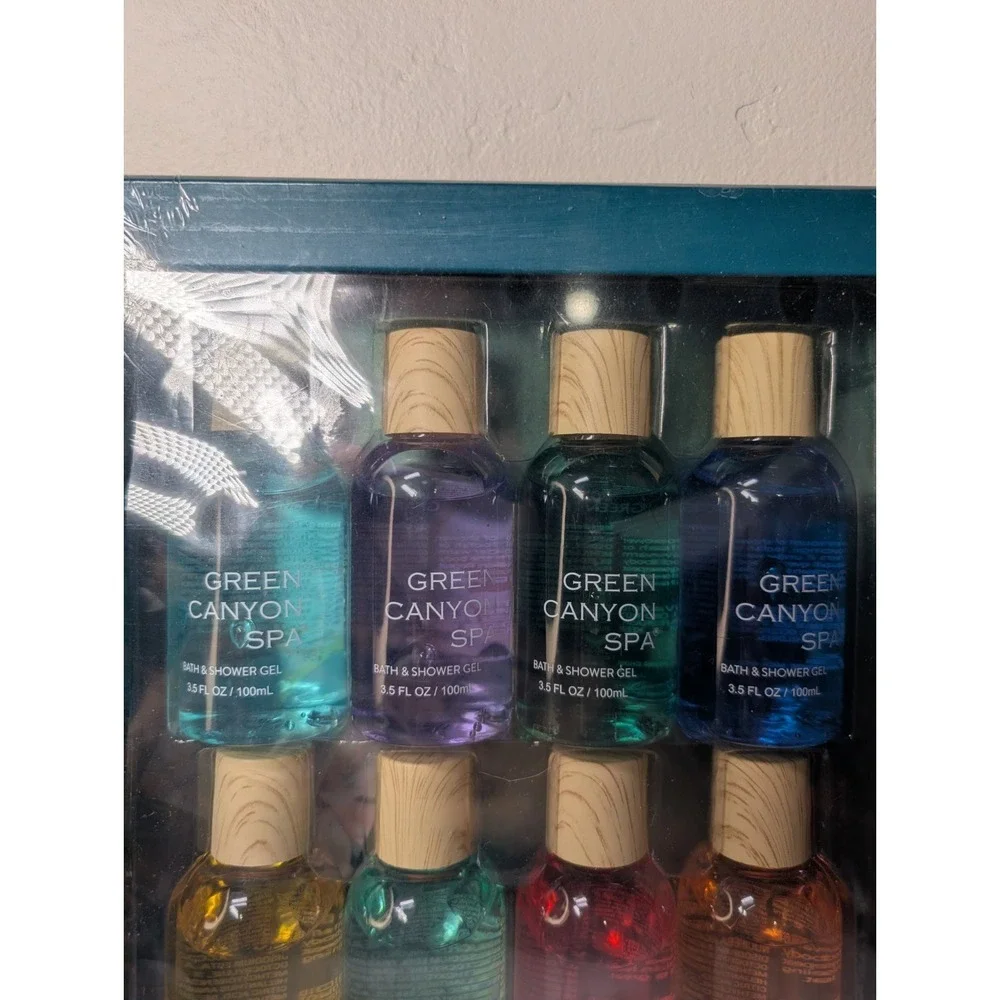 Set of 8 Travel Size Shower Gels 100ML Each‎ NEW